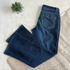 Gloria Vanderbilt jeans! Flare legs, size 8